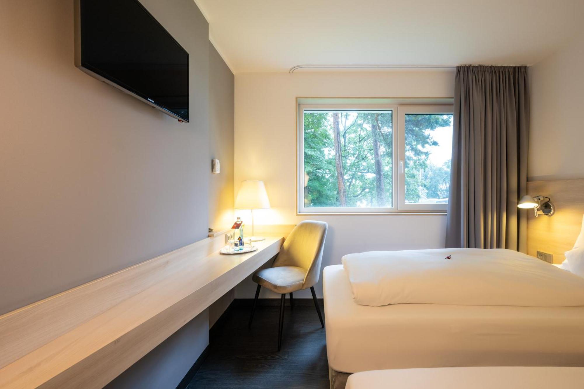 Serways Hotel Bruchsal West Forst  Ngoại thất bức ảnh