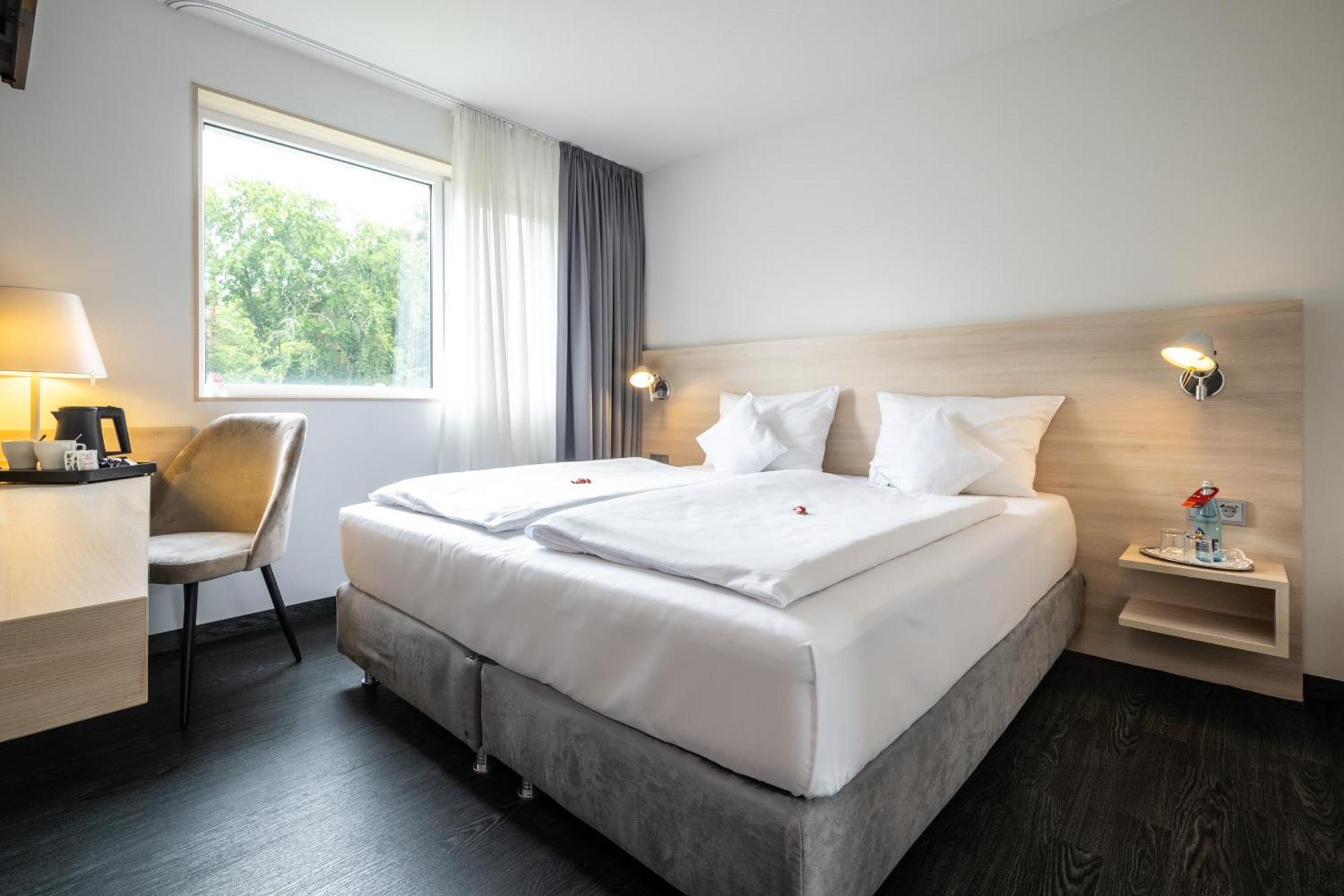 Serways Hotel Bruchsal West Forst  Ngoại thất bức ảnh
