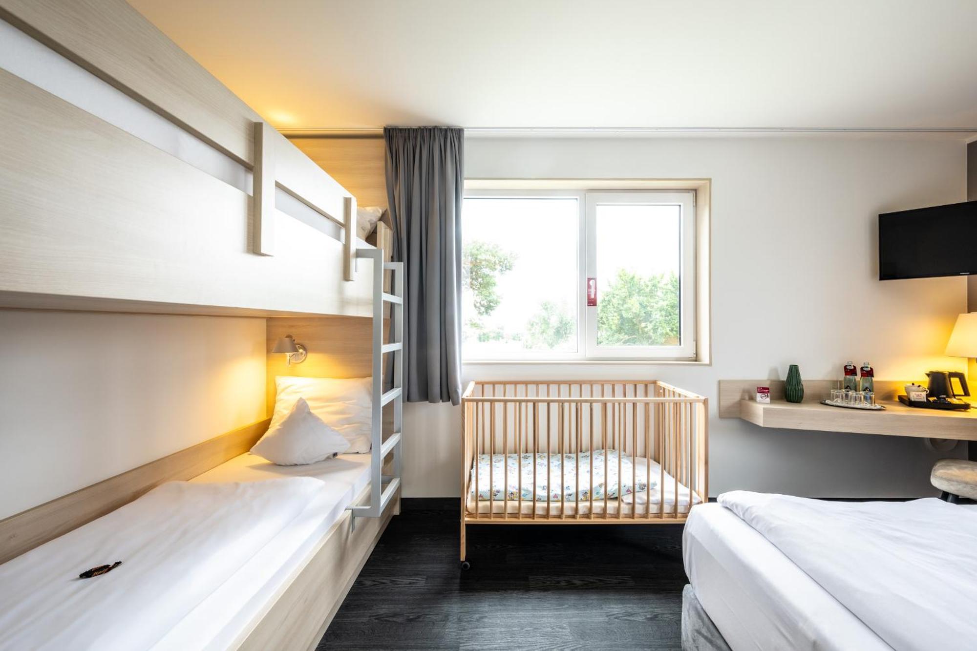 Serways Hotel Bruchsal West Forst  Ngoại thất bức ảnh