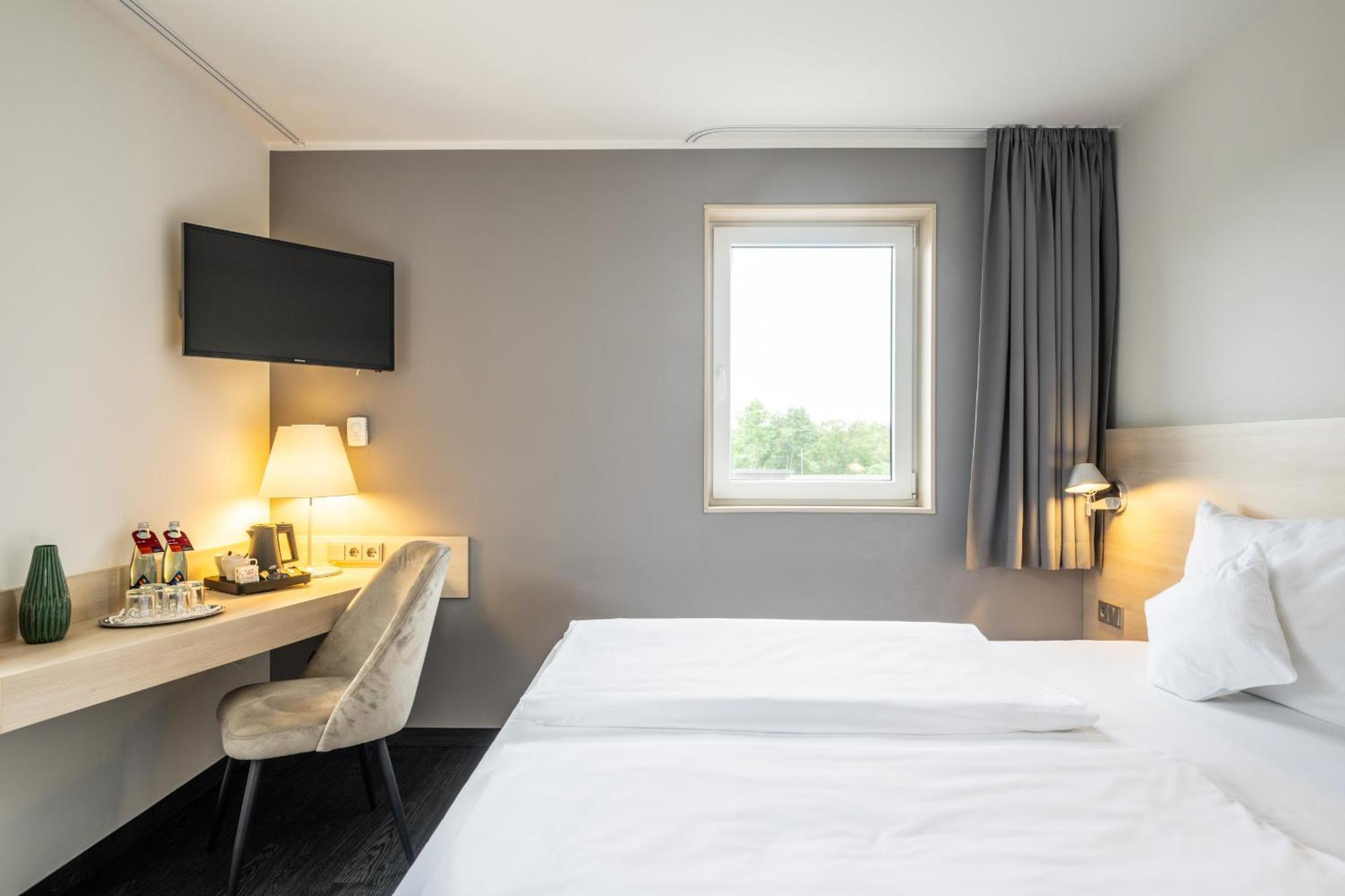 Serways Hotel Bruchsal West Forst  Ngoại thất bức ảnh