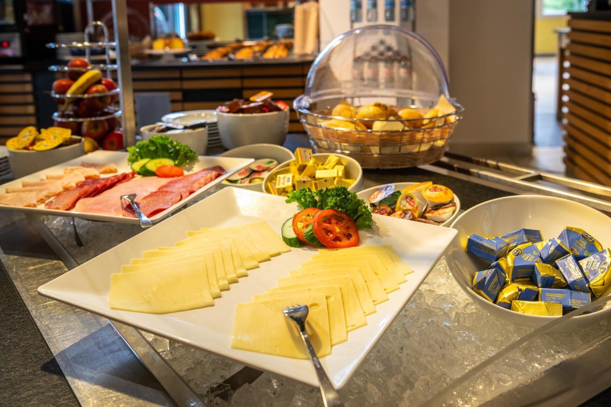 Serways Hotel Bruchsal West Forst  Ngoại thất bức ảnh